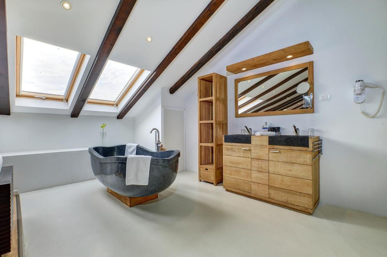 Dolphin Suites Veli Losinj Luaran gambar