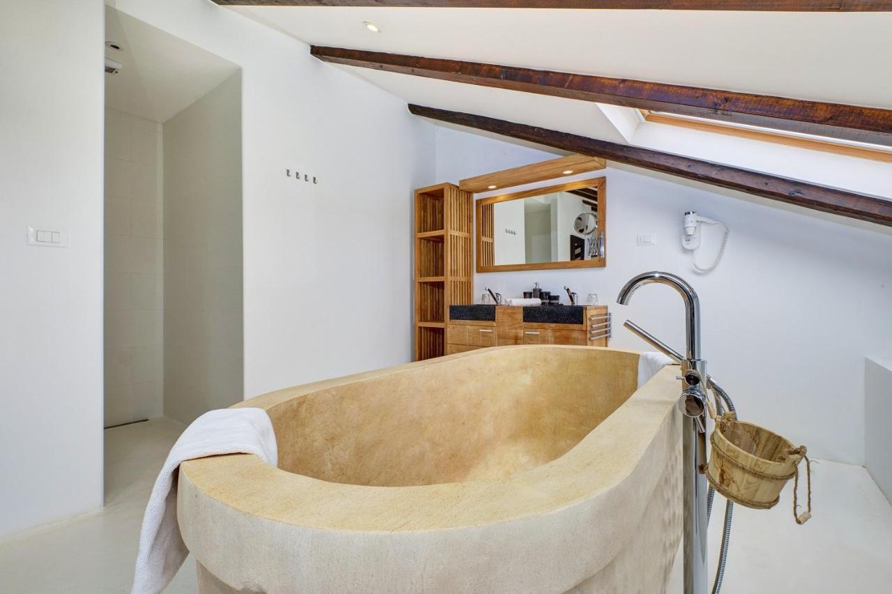 Dolphin Suites Veli Losinj Luaran gambar