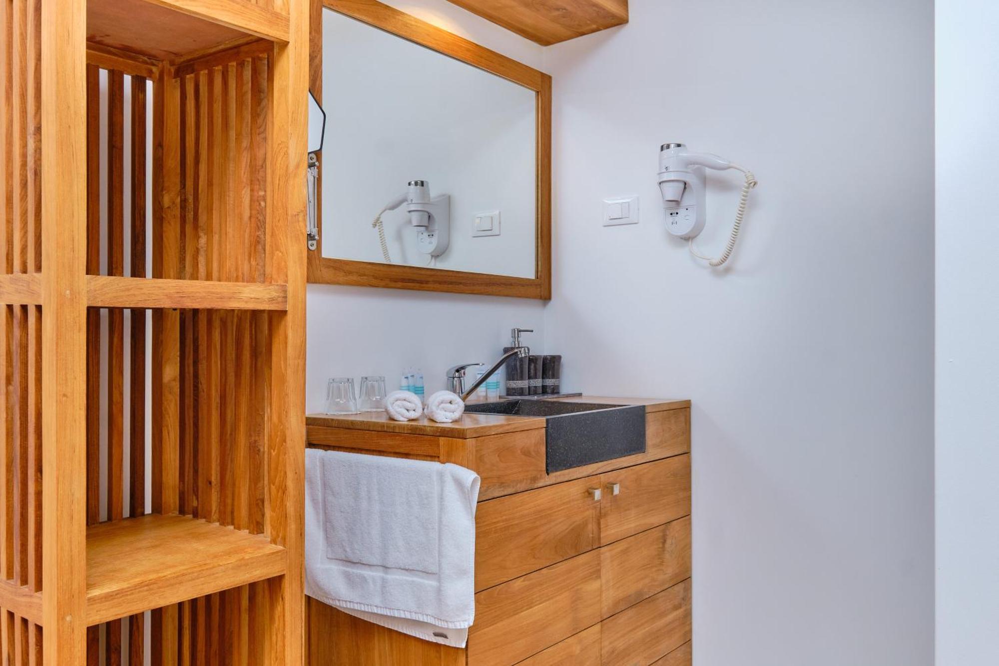 Dolphin Suites Veli Losinj Luaran gambar